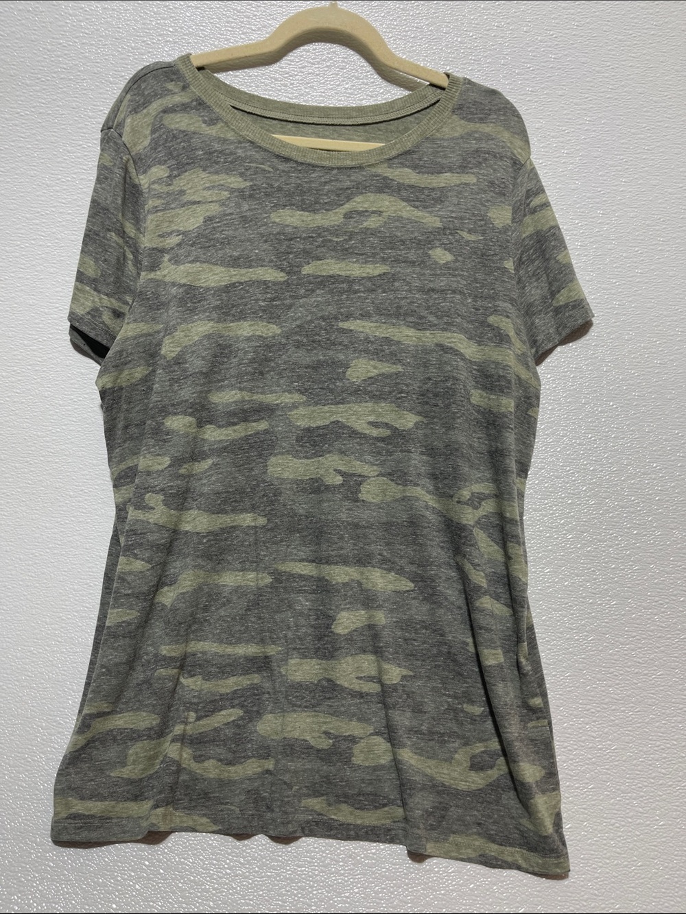 torrid Camouflage Short Sleeve Tee - Green/Gray